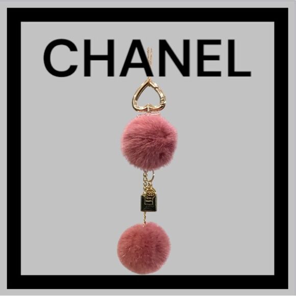 CHANEL KEYCHAIN KEY CHARM FOX FUR PUFFY BEAUTY CHARM GOLD TONE - Picture 2 of 5